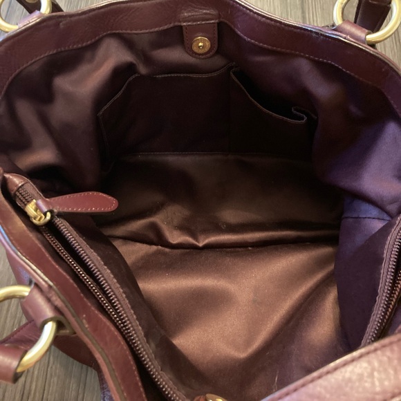 Burgundy Coach bag minimal signs of wear - Picture 6 of 11